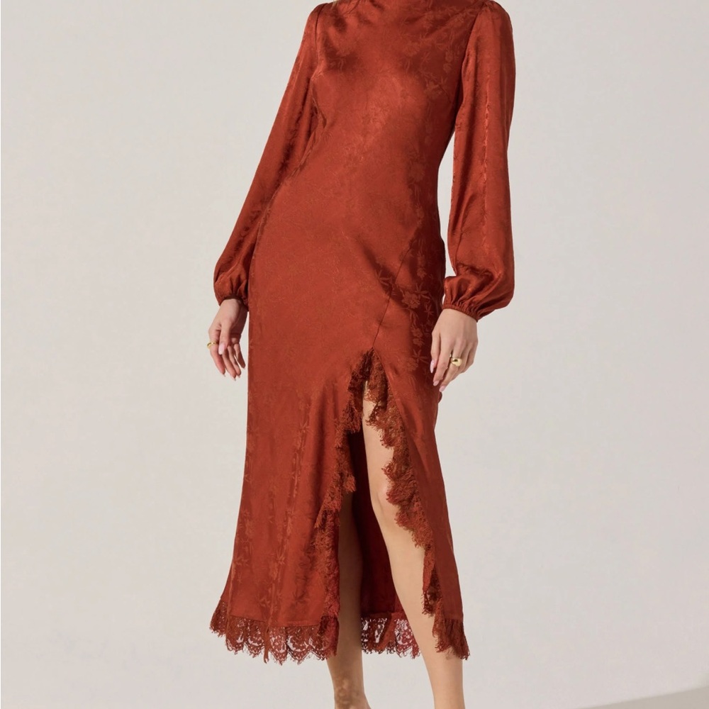 NWT - Ilaria Jacquard Midi Dress by ASTR the Label. Size M.